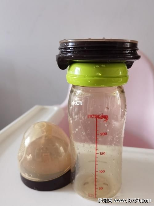 给宝宝喝母乳的时间窗口：挤到玻璃奶瓶能放多久？