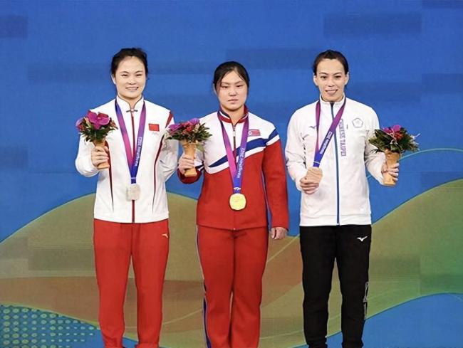 中国姑娘勇夺3金，挑战世界纪录，摧毁朝鲜女队气焰