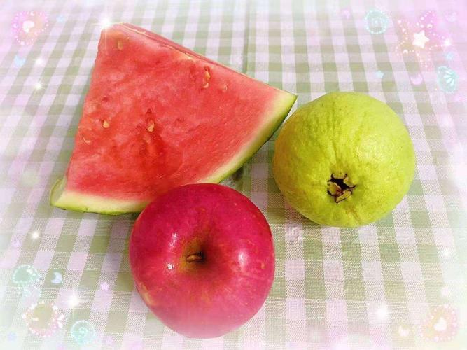 提升尿酸代谢的三种水果：西瓜 樱桃和石榴